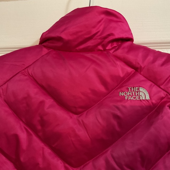 The North Face Quilted, Full-zip, Down Puffer Vest, Small - Picture 5 of 7